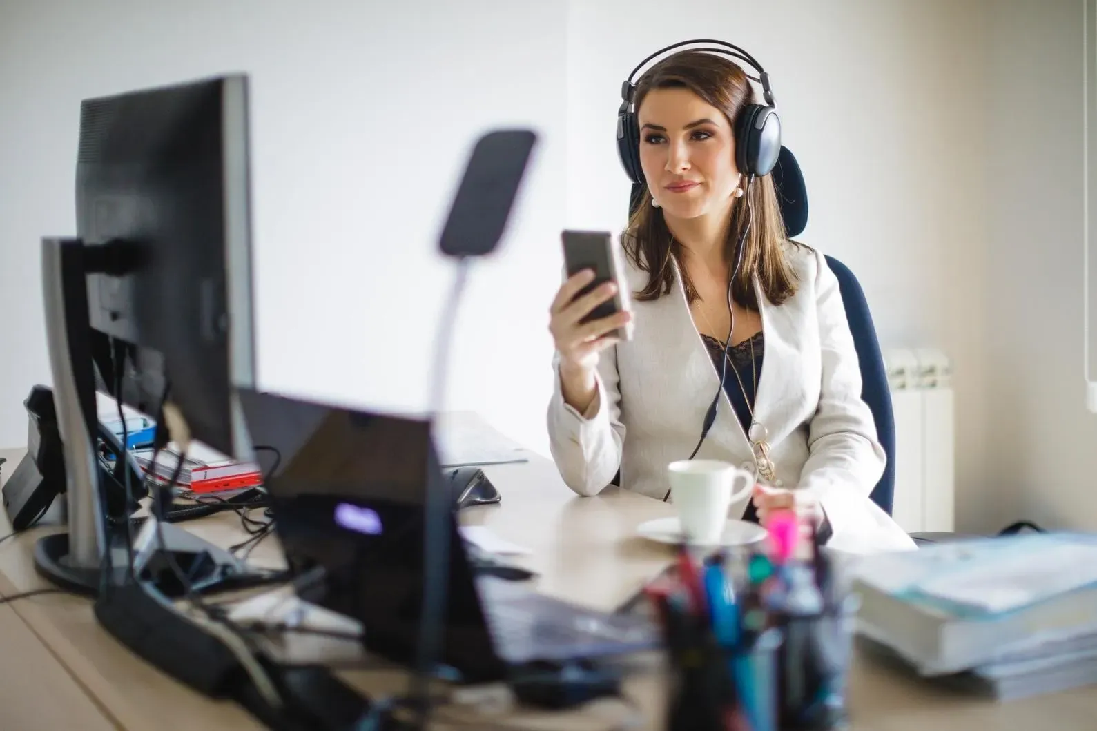 How To Stay Ahead Of Marketing Trends: 17 Experts’ Top Resources