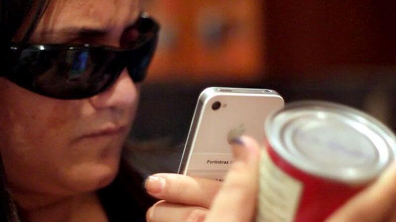 App links sighted helpers with blind people