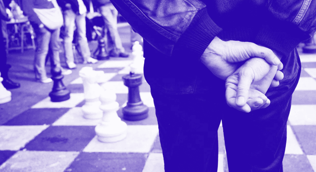 4 BUSINESS DECISION-MAKING MISTAKES ARE HOLDING YOU BACK