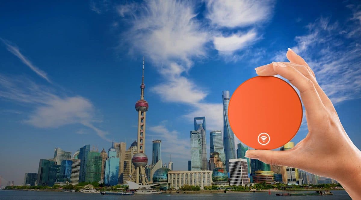 Skyroam Solis Hotspot Combines Global 4G LTE Data, Power Bank