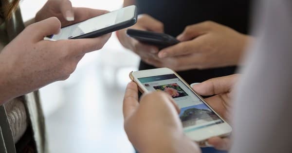 How to Use Technology to Transform Yourself Into a Master Networker