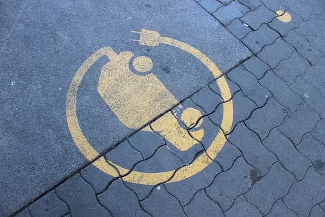 StoreDot says it can charge an electric car in five minutes using existing technology