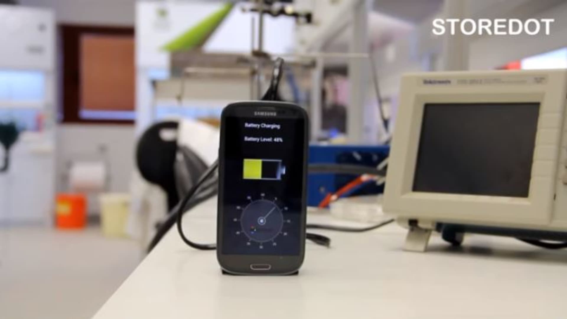 Battery prototype can charge phones in 30 seconds