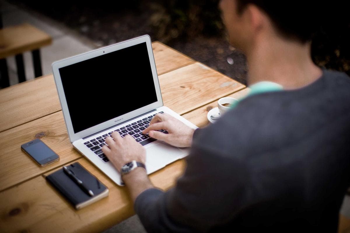 Storytelling that actually earns coverage